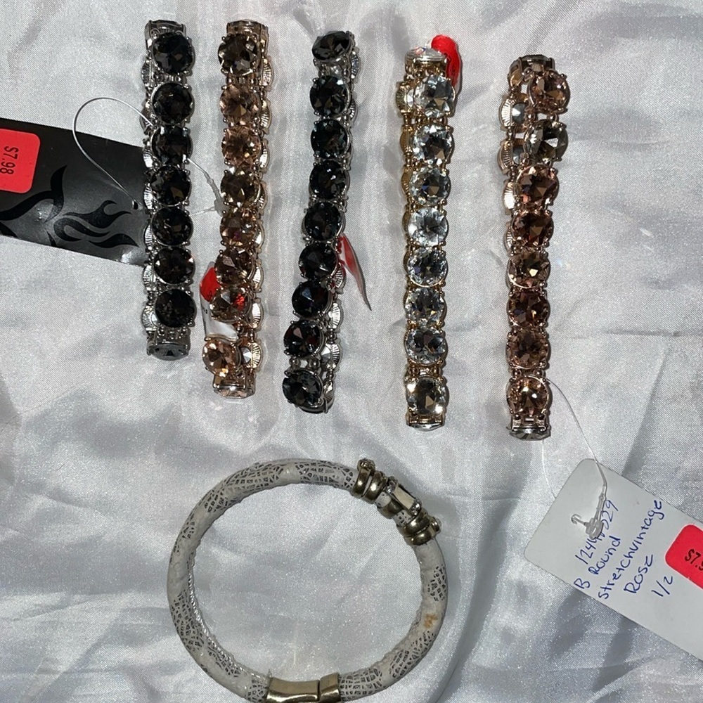NWT bracelet lot​​ - Picture 3 of 6